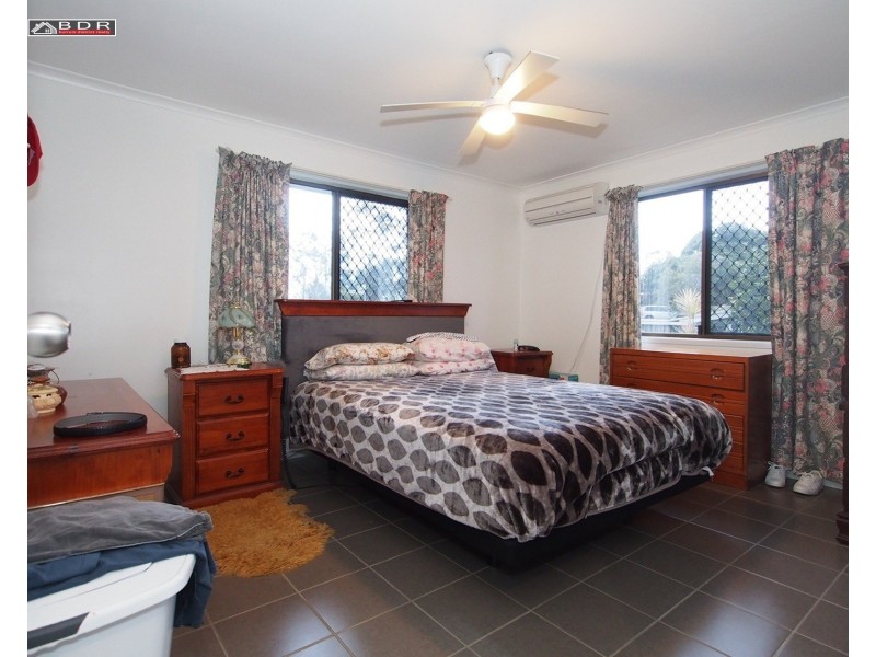 8 Robertson St, Torbanlea QLD 4662