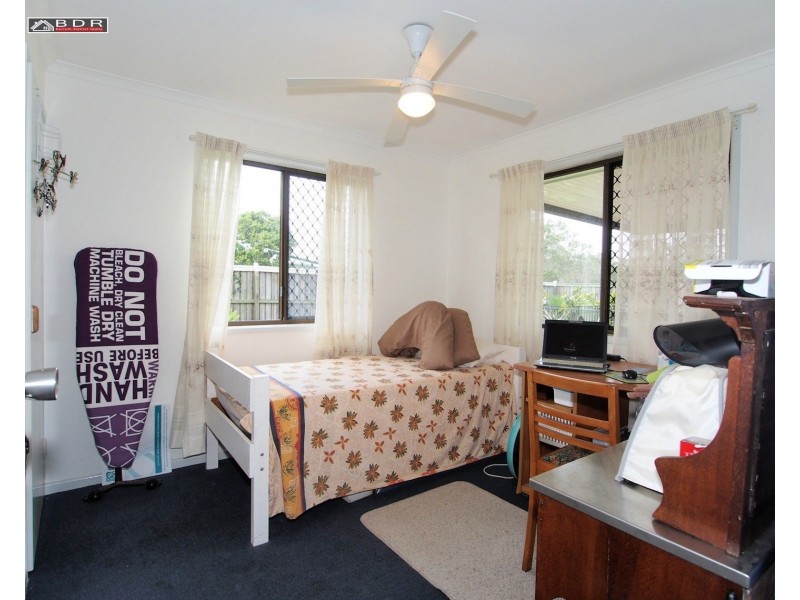 8 Robertson St, Torbanlea QLD 4662