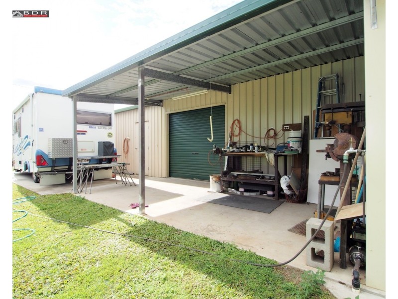 8 Robertson St, Torbanlea QLD 4662