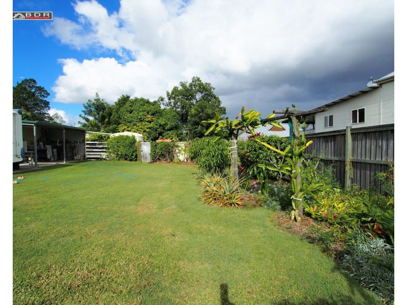 8 Robertson St, Torbanlea QLD 4662