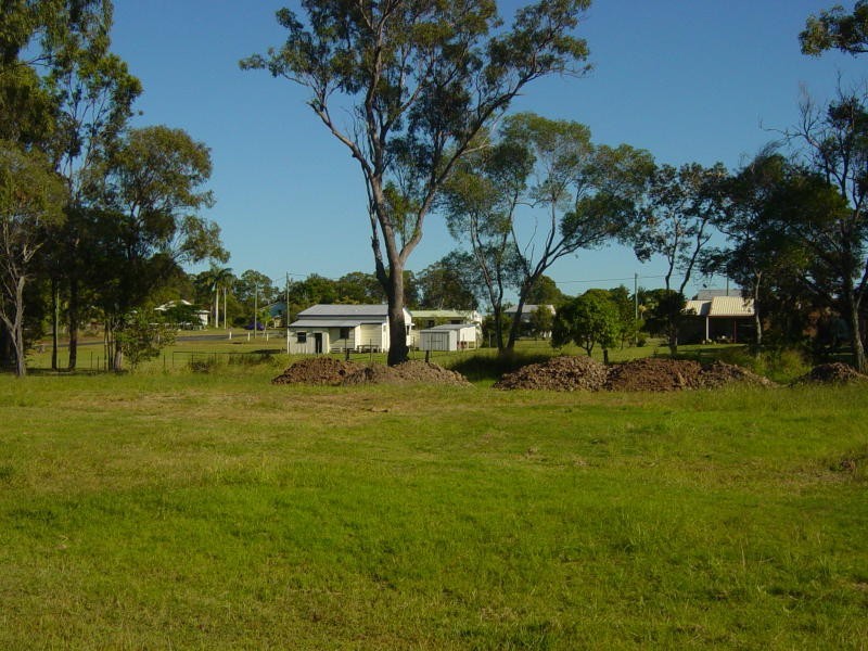 33 East Street, Howard QLD 4659