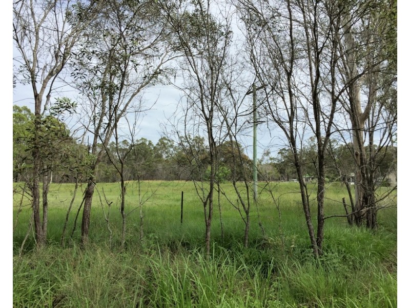 33 Howard Heights Road, Howard QLD 4659