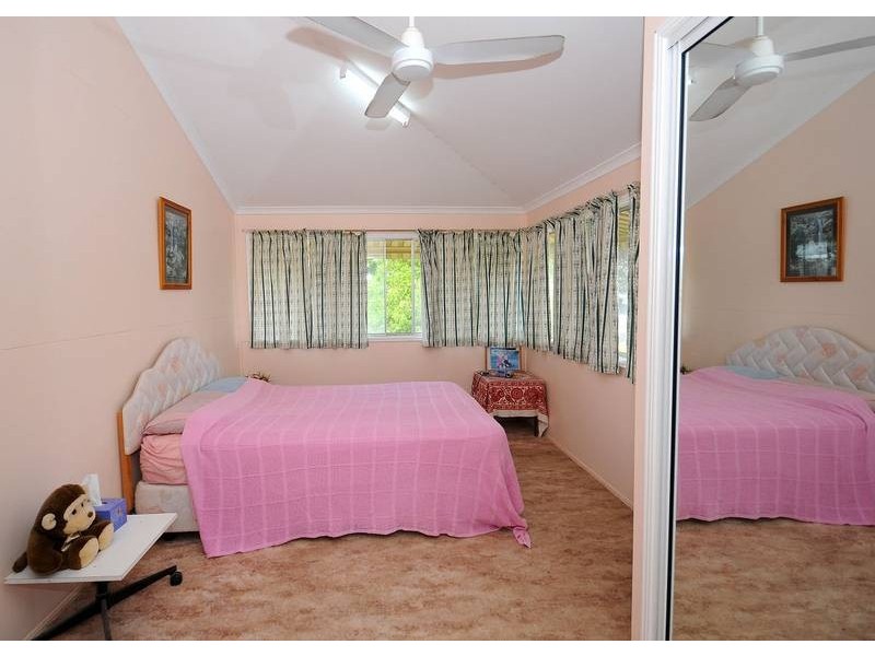 50 Watkins Street, Howard QLD 4659