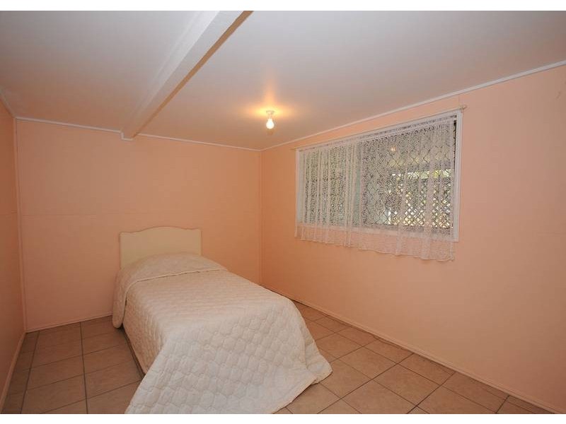 50 Watkins Street, Howard QLD 4659