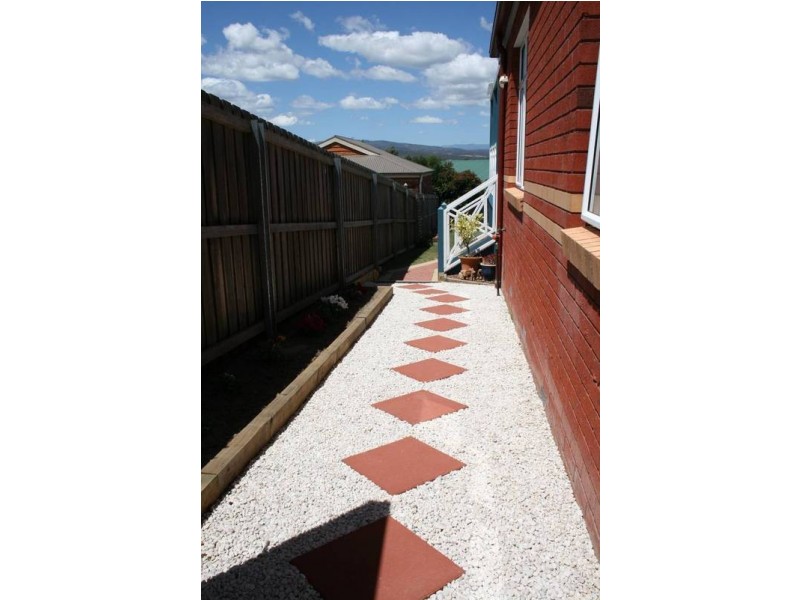 27 Benwerrin Crescent, Norwood TAS 7250