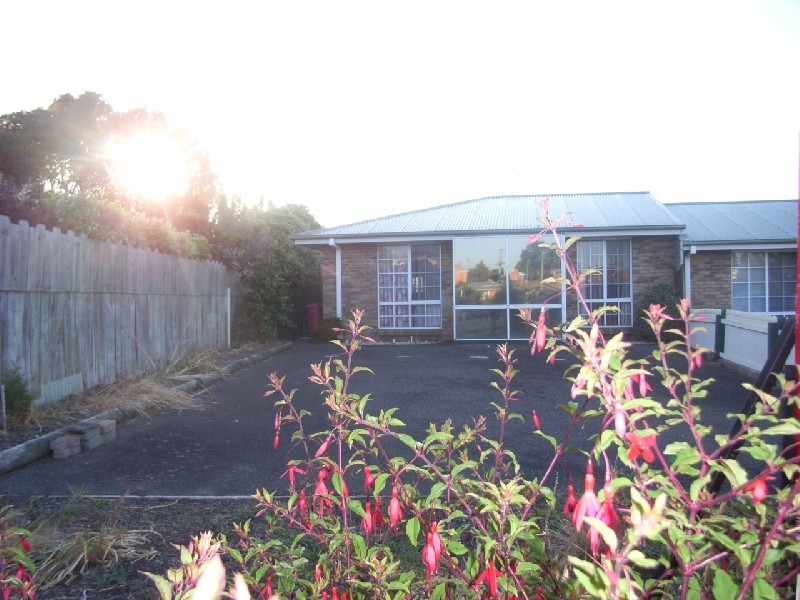 3/4 Patricia Place, Newnham TAS 7248