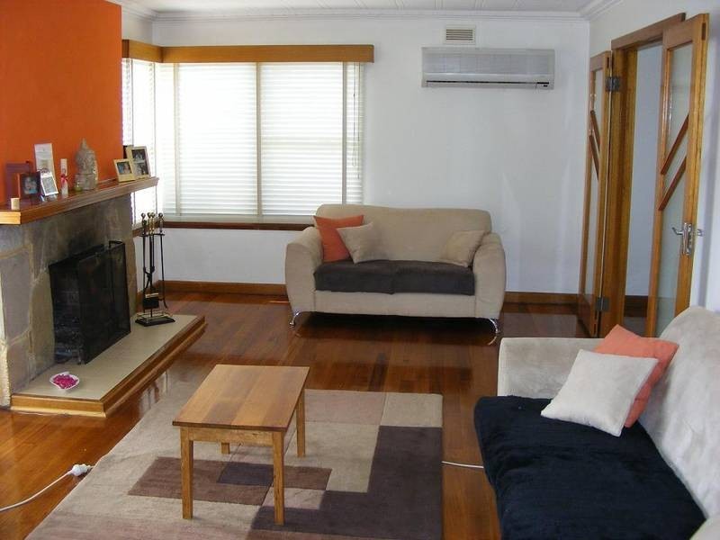 1 Helenwood Grove, Newnham TAS 7248