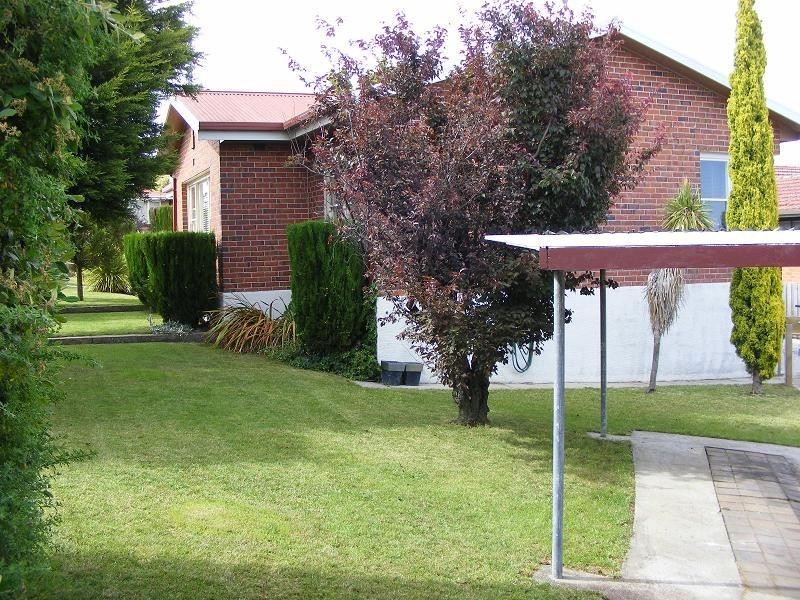 1 Helenwood Grove, Newnham TAS 7248