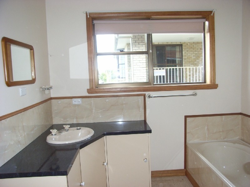 14 Whitford Grove, Trevallyn TAS 7250