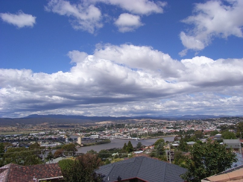 14 Whitford Grove, Trevallyn TAS 7250