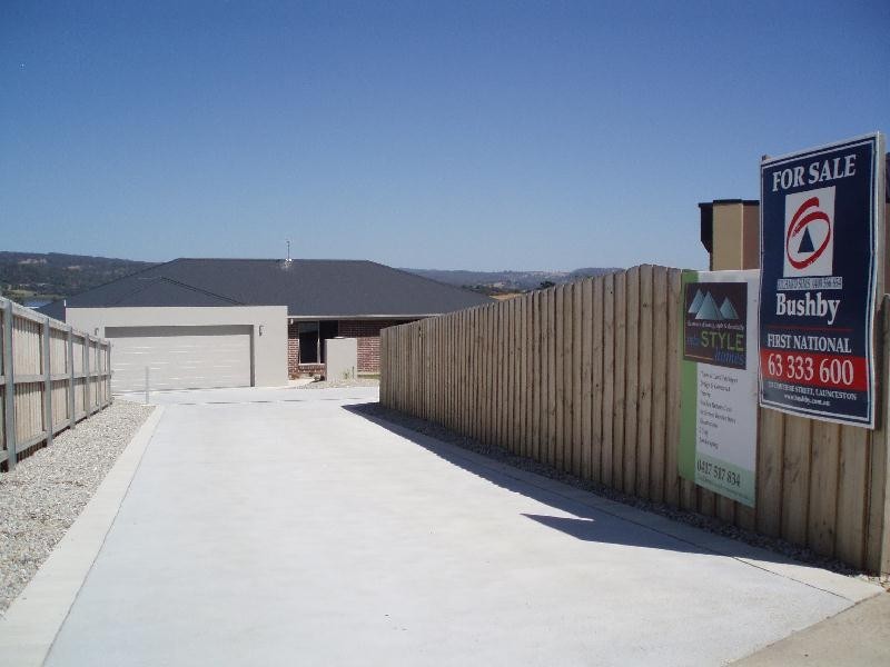 5 Adloch Place., Newnham TAS 7248