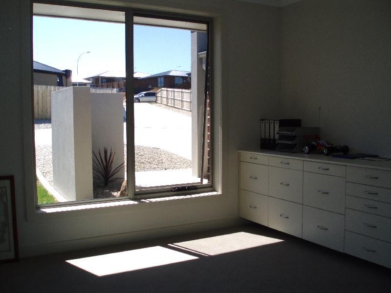 5 Adloch Place., Newnham TAS 7248