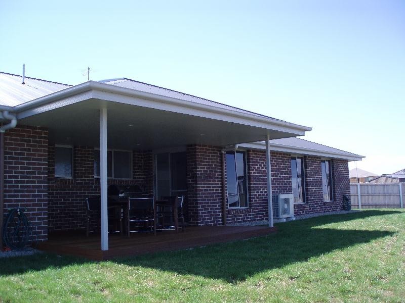 5 Adloch Place., Newnham TAS 7248