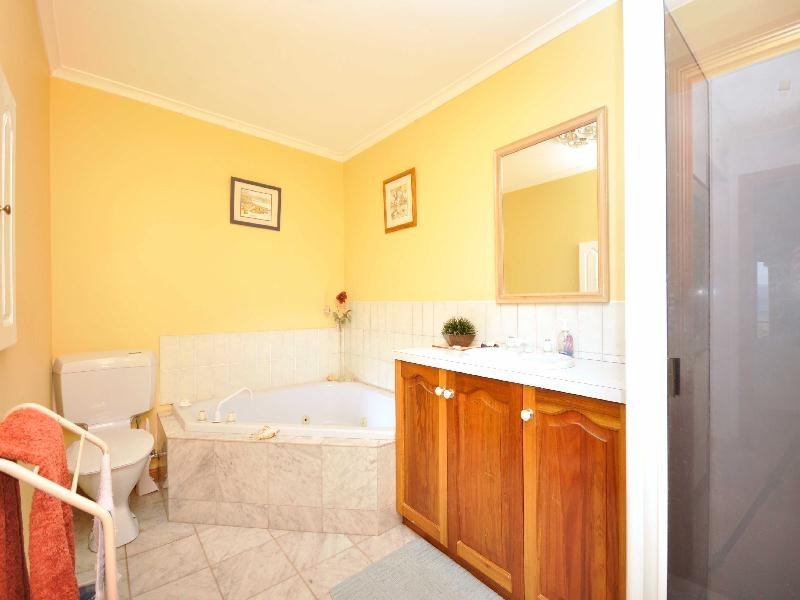11 Lachlan Parade, Trevallyn TAS 7250