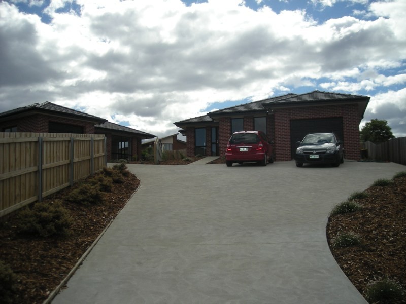 2/9 Lovelybanks Way, Legana TAS 7277