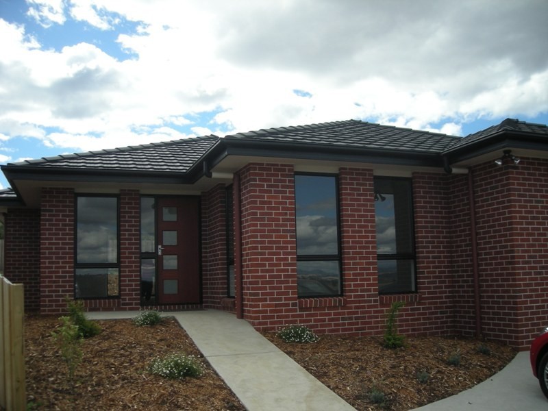 2/9 Lovelybanks Way, Legana TAS 7277