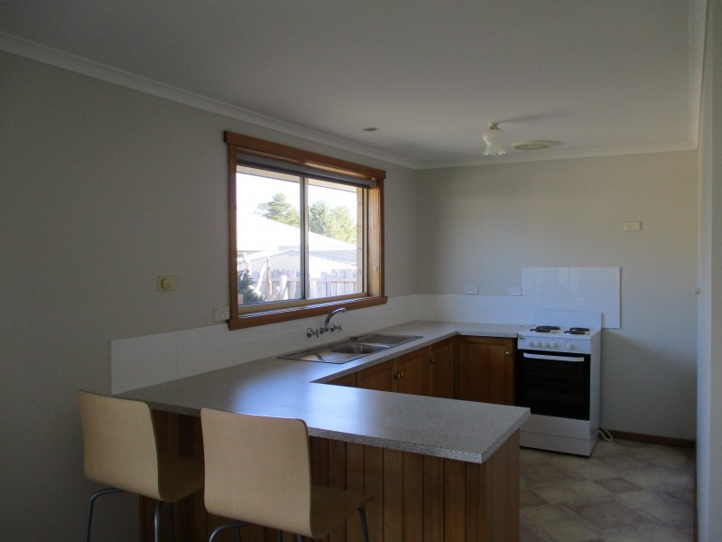 2/45 Parklands Parade, Newnham TAS 7248