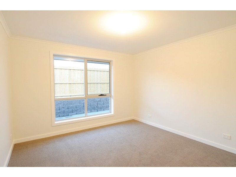 3 Statesman Place, Newnham TAS 7248
