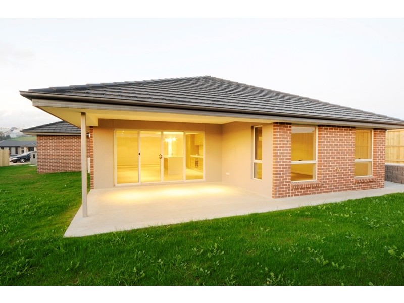 3 Statesman Place, Newnham TAS 7248