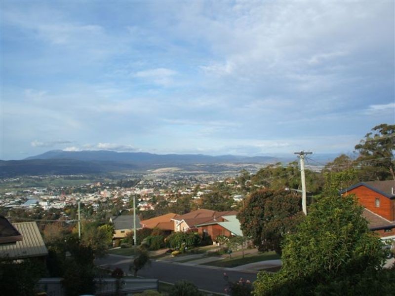 60 New World Avenue, Trevallyn TAS 7250