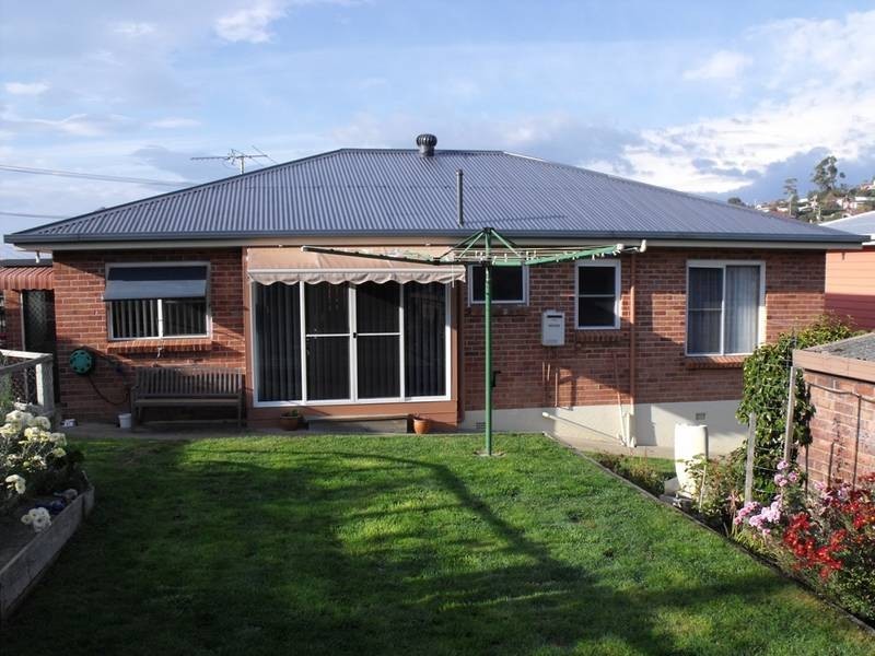 8 Chifley Street, Kings Meadows TAS 7249