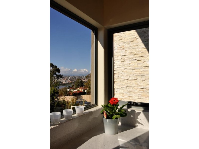 2/77 Bain Terrace, Trevallyn TAS 7250