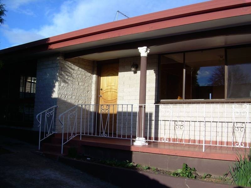 2/2 Swan Street, Newnham TAS 7248