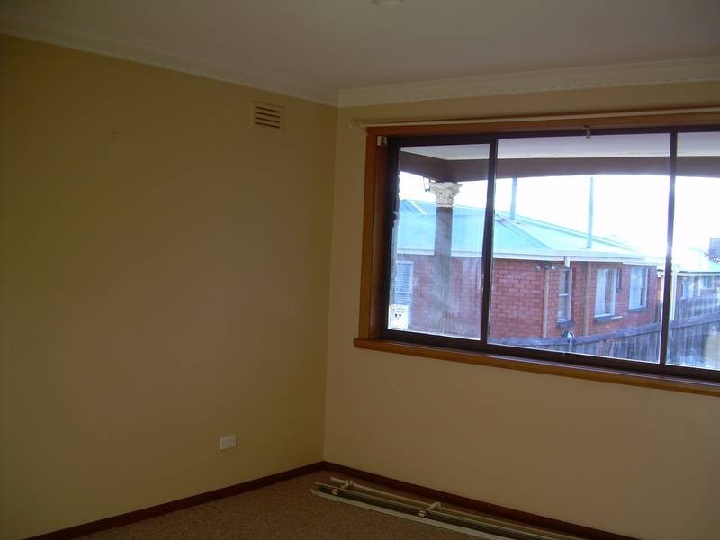 2/2 Swan Street, Newnham TAS 7248