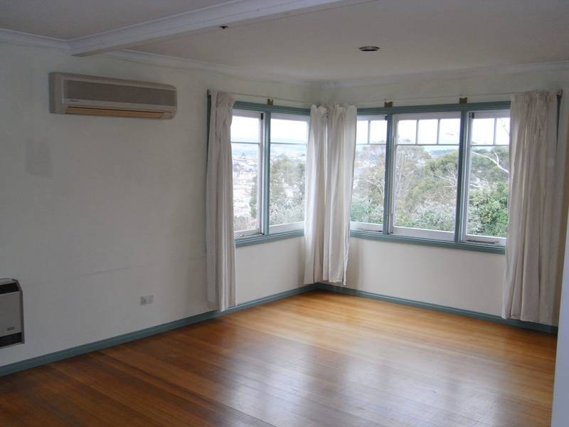 9 Delamere Crescent, Trevallyn TAS 7250