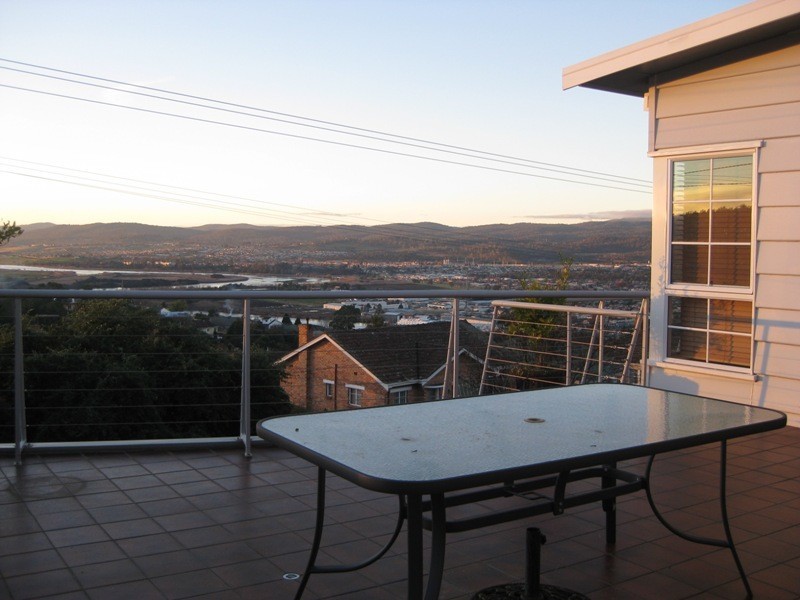 11 Fairthorne Road, Trevallyn TAS 7250
