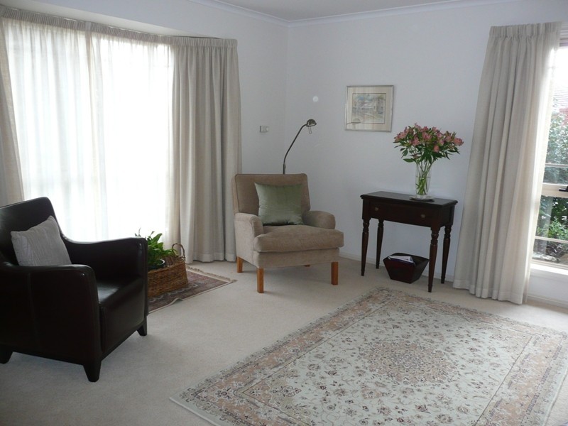 8 Sherwood Gardens, Newstead TAS 7250