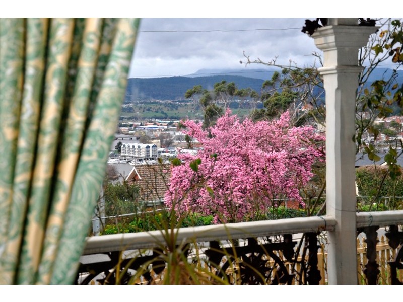 51 Bain Terrace, Trevallyn TAS 7250