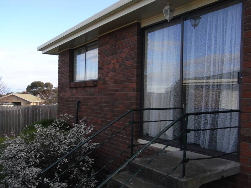 2/22 Bishops Drive, Newnham TAS 7248