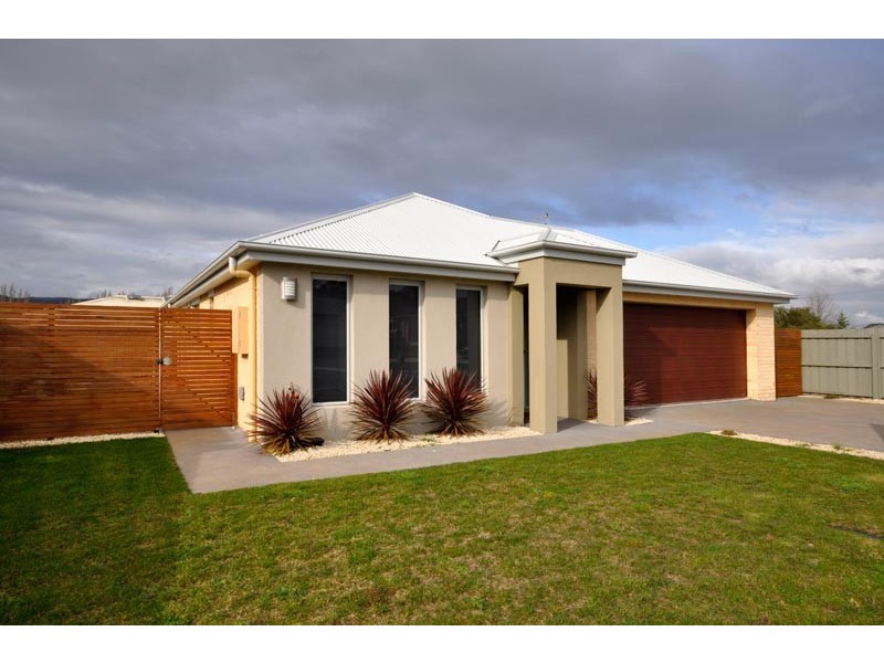 9 Woodford Glade, Newstead TAS 7250