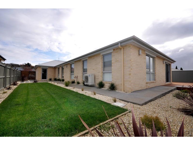 9 Woodford Glade, Newstead TAS 7250