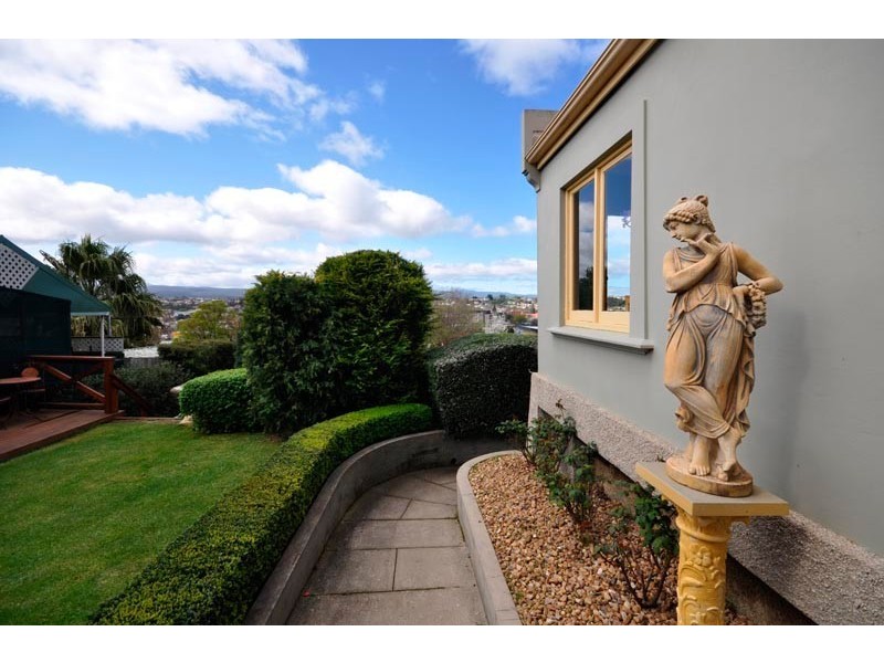 29 Hillside Crescent, West Launceston TAS 7250
