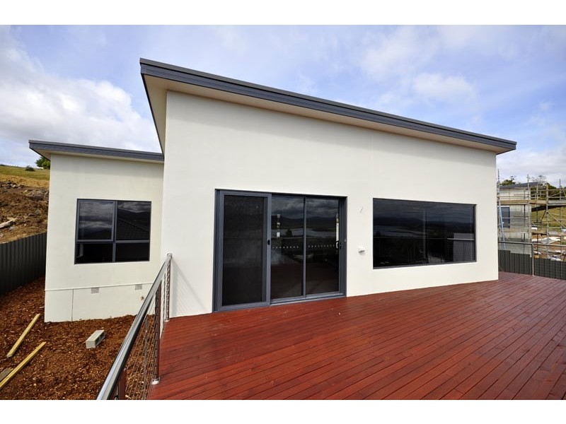 2/3 Hamish Court, Riverside TAS 7250