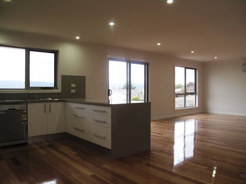 5 Carries Close, Riverside TAS 7250