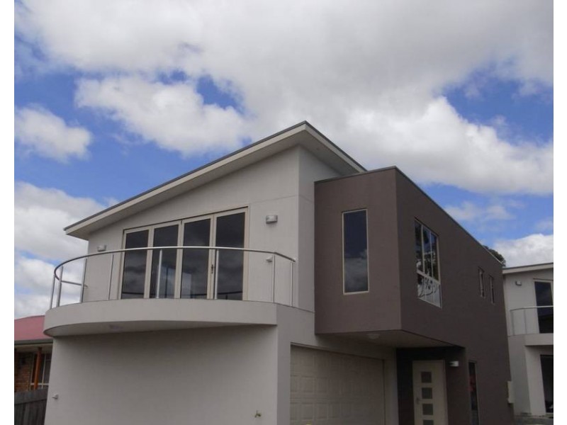 1/37 Rothesay Close, Newnham TAS 7248