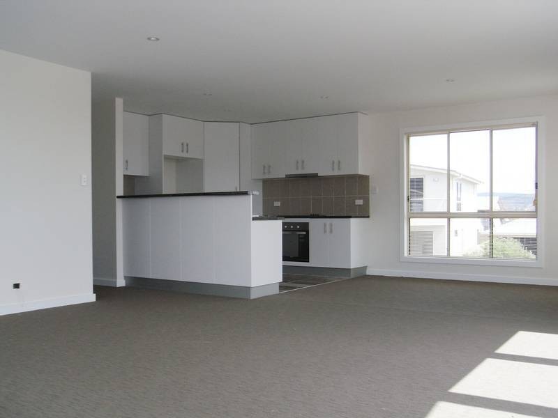 1/37 Rothesay Close, Newnham TAS 7248