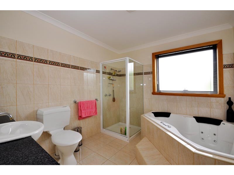 28 Lachlan Parade, Trevallyn TAS 7250