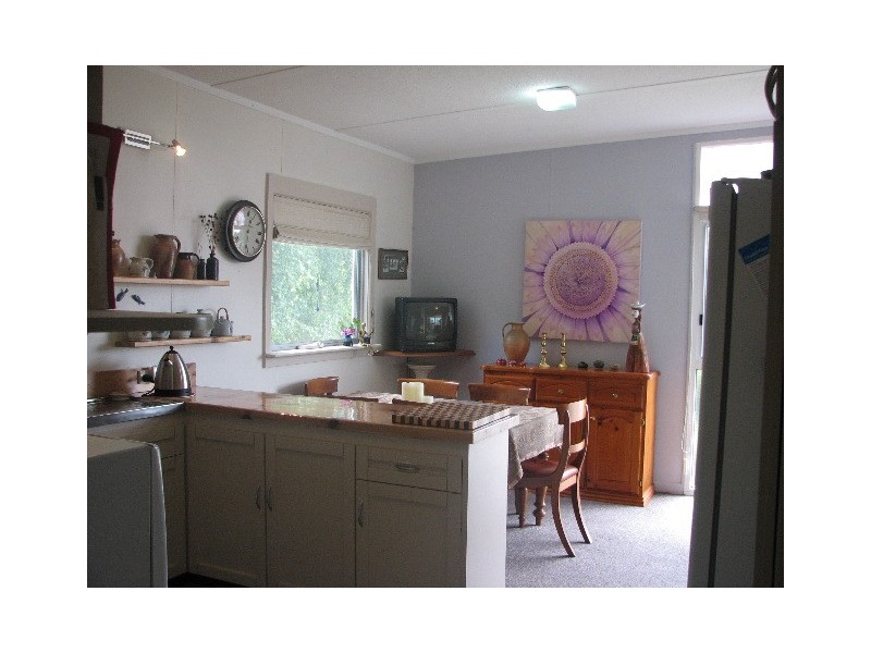 10 Sale Street, Tullah TAS 7321