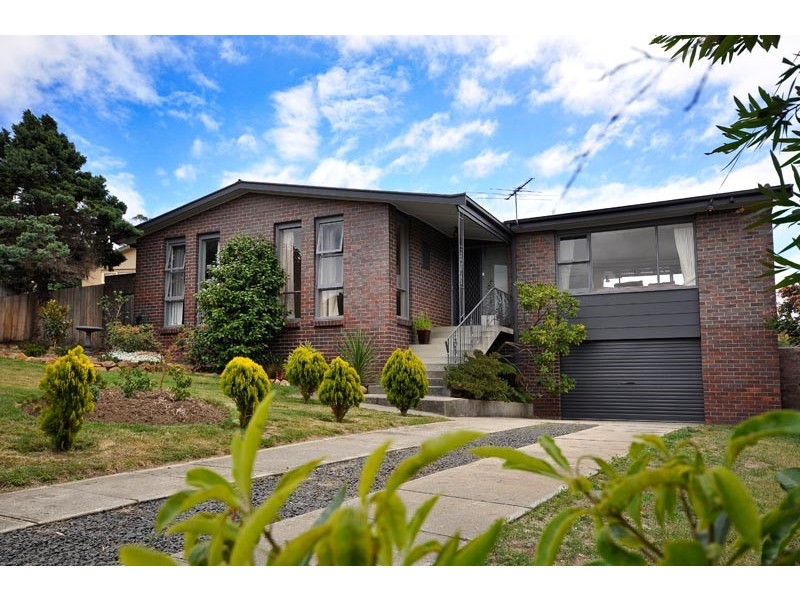 8 Ewart Place, Trevallyn TAS 7250