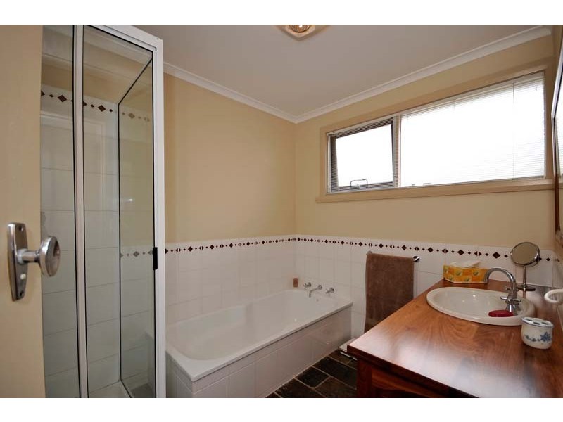 8 Ewart Place, Trevallyn TAS 7250