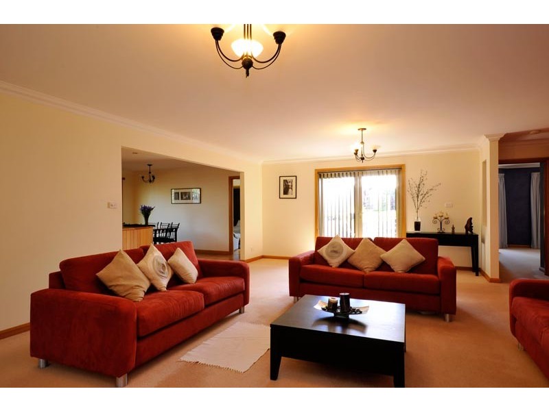 55 Parklands Parade, Newnham TAS 7248