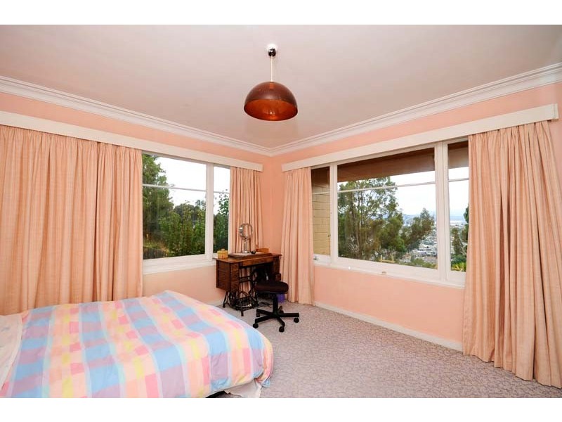 35 Salisbury Crescent, West Launceston TAS 7250