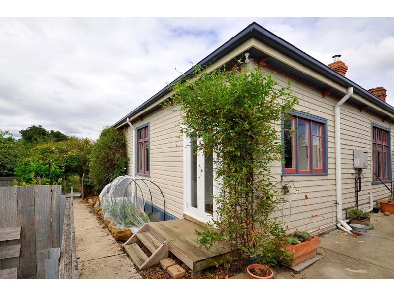 8 Forster Street, Invermay TAS 7248