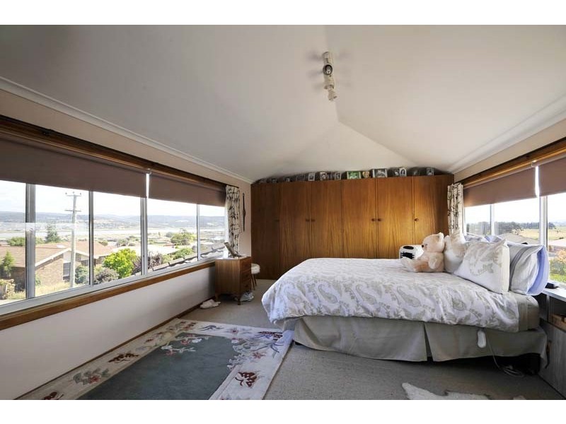 35 Bronzewing Avenue, Newnham TAS 7248
