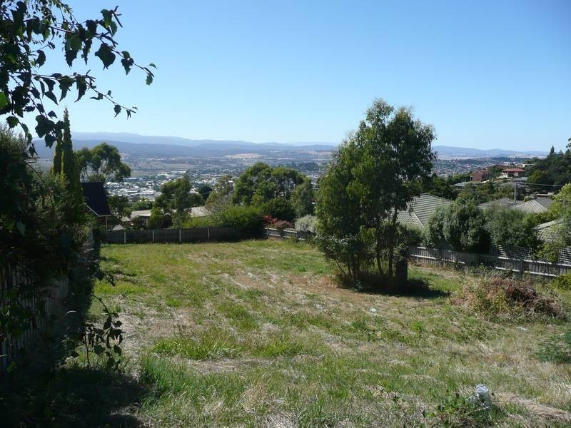 4 Lachlan Parade, Trevallyn TAS 7250