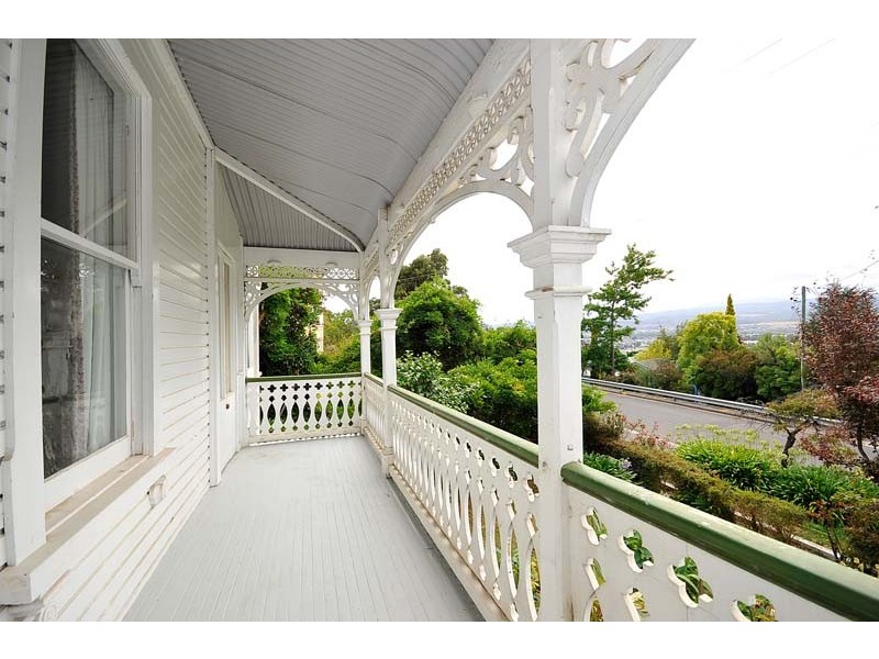 33 Bain Terrace, Trevallyn TAS 7250